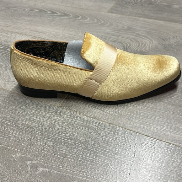 Loafers Canary Yellow with red bottoms  brand new multiple sizes available - Picture 3 of 6